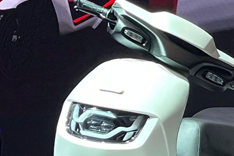 Vida Z dường như được phát triển dựa trên mẫu xe máy điện Vida V2 vốn đã được Hero MotoCorp bán ra trước đó, tuy nhiên các đường nét ở mẫu xe mới được phát triển mang phong cách sang trọng hơn.