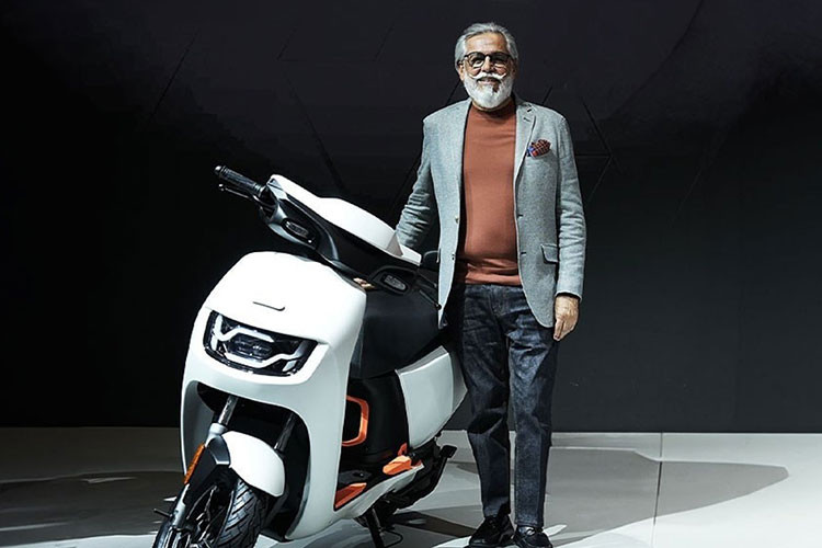 Tại triển lãm EICMA 2024, công ty Hero MotorCorp đã gây ấn tượng mạnh khi trình làng 4 mẫu xe mới, bao gồm Hero Xtreme 250R, Xpulse 210, Xoom 160 và Hero Vida Z. Và các thông tin mới nhất từ Ấn Độ cho thây hãng xe này đang bắt đầu thử nghiệm xe máy điện Hero Vida Z.