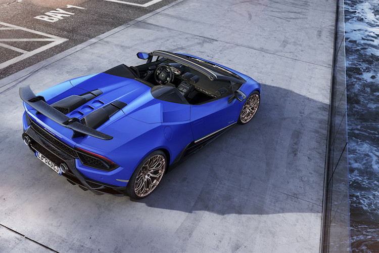 Đây là động cơ V10 mạnh nhất mà hãng Lamborghini từng sản xuất, vượt qua công suất của chiếc Gallardo Superleggera. Nhờ đó, xe có thời gian tăng tốc từ 0 - 100km/h trong vòng 3,1 giây nhanh hơn 0,2 giây so với Huracan Performante Coupe trước khi đạt tốc độ tối đa 325km/h.