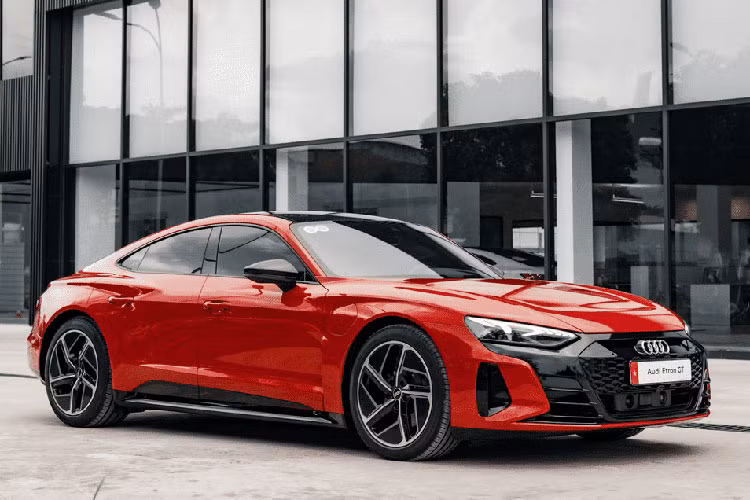 Xe oto nhap khau tai Viet Nam kien nghi giam phi truoc ba nam 2023