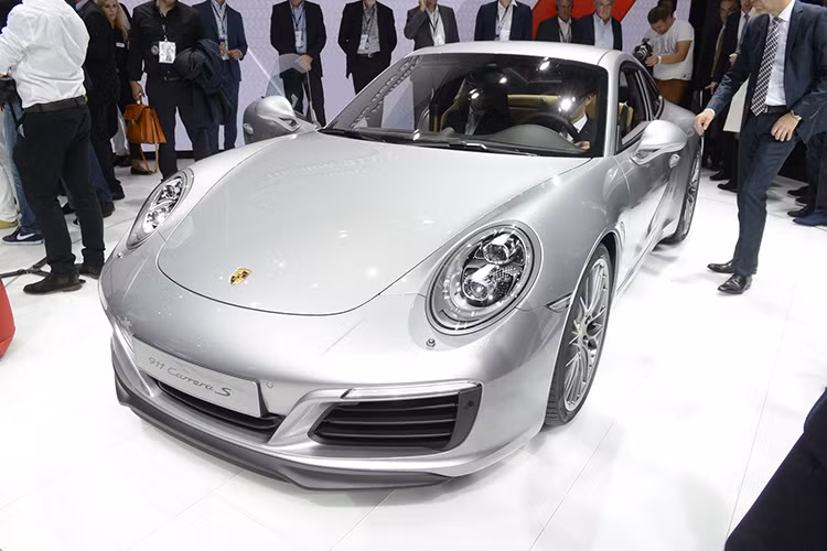 Còn trên bản Carrera S, các thông số lần lượt là 420 mã lực và 500 Nm.