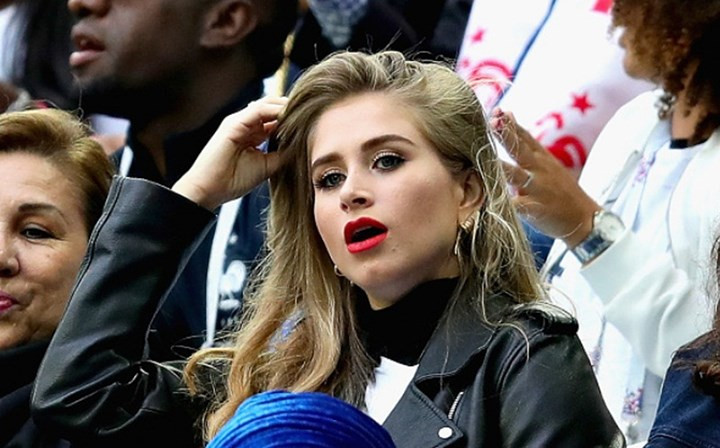 Năm nay mới 23 tuổi, cô là siêu mẫu nổi tiếng ở Bolivia. Năm nay mới 23 tuổi, cô là siêu mẫu nổi tiếng ở Bolivia.