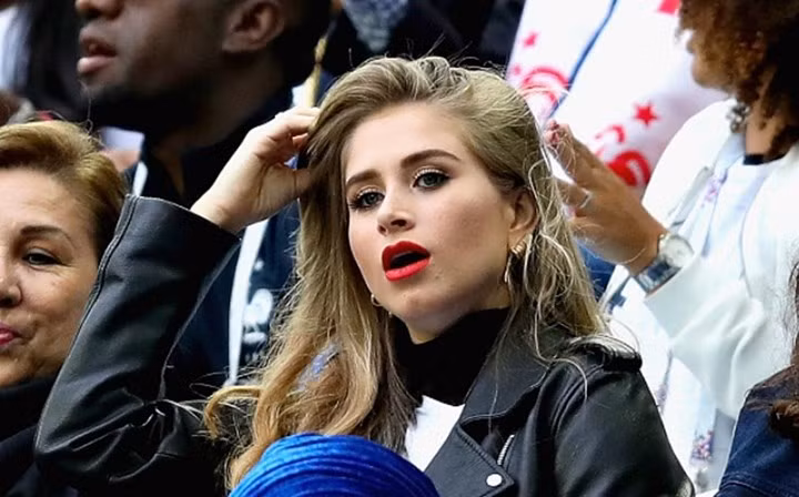 Năm nay mới 23 tuổi, cô là siêu mẫu nổi tiếng ở Bolivia.