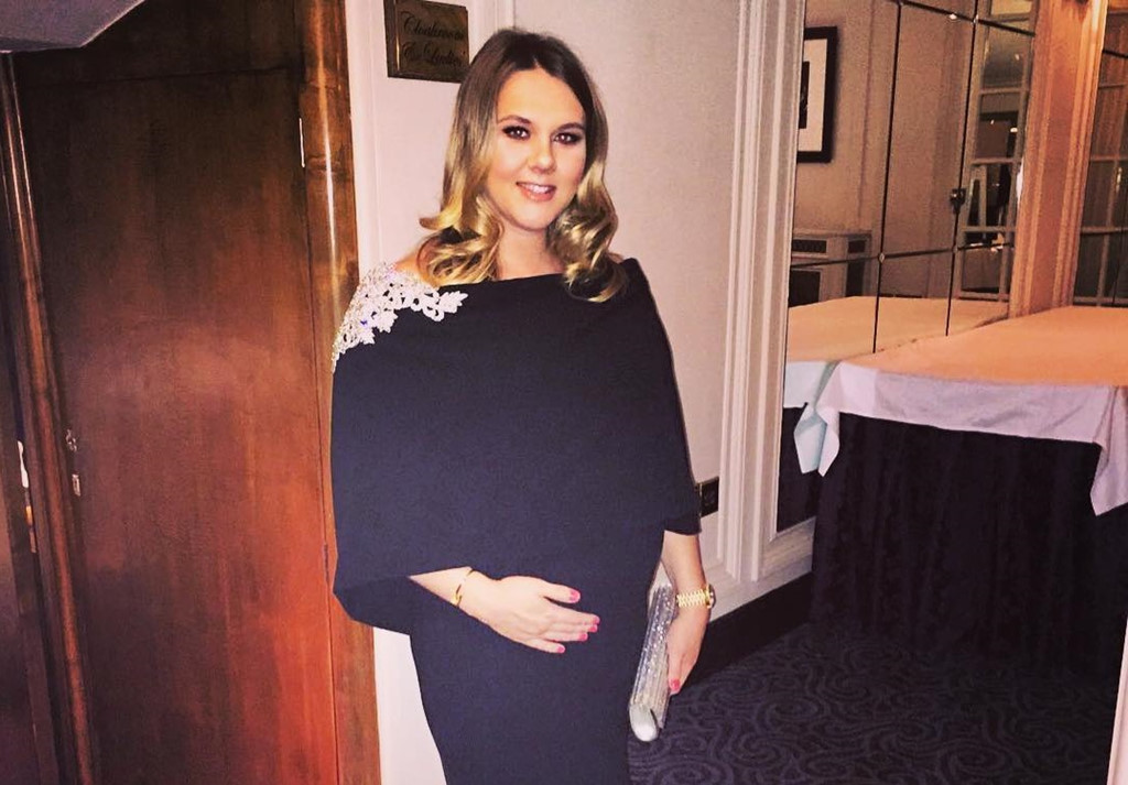 Nhờ có vợ hiền, con ngoan chờ ở nhà, Harry Kane hiếm khi bị bắt gặp ra vào các quán bar, chơi bời tới đêm khuya như một số cầu thủ khác. Nhờ có vợ hiền, con ngoan chờ ở nhà, Harry Kane hiếm khi bị bắt gặp ra vào các quán bar, chơi bời tới đêm khuya như một số cầu thủ khác.