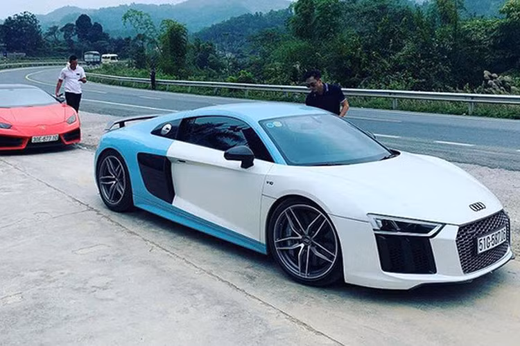 Cường Đô la đã có một thời gian dài vắng bóng trên sân chơi siêu xe tại Việt Nam, nhường chỗ cho Minh nhựa và nhiều cái tên khác. Và giờ đây, giới thạo tin lại đang truyền tai nhau rằng Cường Đô la bán siêu xe Audi R8 V10 Plus và McLaren 650S Spider.