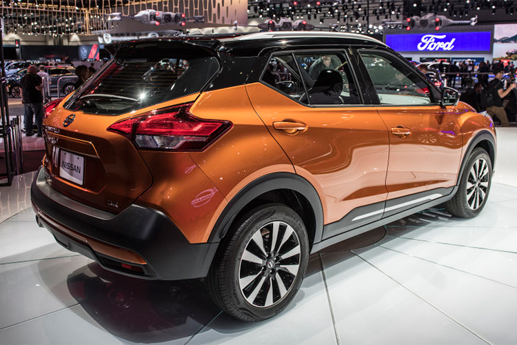 Crossover cỡ nhỏ Nissan Kicks đã lần đầu tiên ra mắt tại Brazil vào tháng 5/2016. Đến triển lãm Los Angeles 2017 diễn ra vào tháng 1/2017. Kiểu dáng của xe do 2 studio của hãng tại Mỹ và Brazil tạo ra dưới sự giám sát của ông Shiro Nakamura - Giám đốc thiết kế toàn cầu của Nissan.