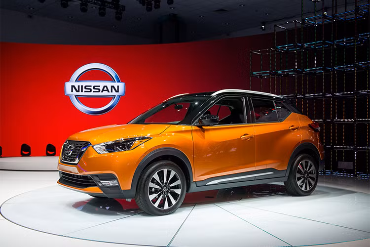 Những công nghệ an toàn cho xe gồm quan sát toàn cảnh, phát hiện vật thể chuyển động và 4 camera ở mỗi góc trước/sau/bên sườn để cảnh báo nguy hiểm cho người lái. Hiện chưa rõ Nissan Kicks tại thị trường Đông Nam Á sẽ sử dụng động cơ nào và mức giá bán khoảng bao nhiêu.