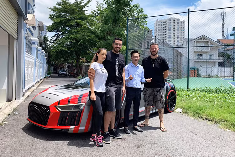 Trước khi hành trình siêu xe Car Passion 2019 diễn ra, đại gia siêu xe Cường Đô la đã nhanh chóng tậu siêu xe McLaren 720S thứ 5 tại thị trường Việt Nam khiến không ít người tin rằng doanh nhân 8X mua siêu phẩm này để chuẩn bị tham dự hành trình siêu xe lớn nhất Việt Nam, tuy nhiên không hẳn như vậy.