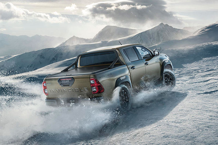 Vốn giành được nhiều giải thưởng trước đây, Toyota Hilux được các thành viên ban giám khảo đánh giá cao về khả năng bám đường, độ bền, độ tin cậy cũng như động cơ mạnh mẽ. Thực tế, đây là lần đầu tiên Hilux giành được giải thưởng "Xe bán tải quốc tế". Những mẫu xe chiến thắng trước đó bao gồm Volkswagen Amarok (2 lần), Ford Ranger (2 lần) và Nissan Navara.