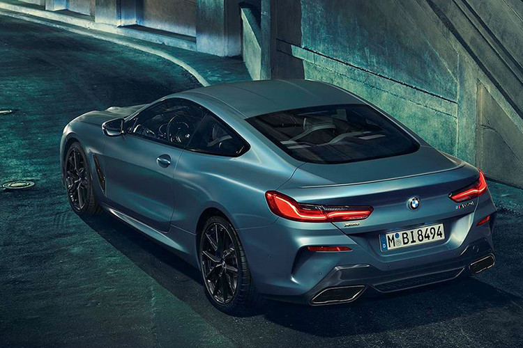Xe được sản xuất lắp ráp tại nhà máy BMW Dingolfing trong khoảng từ tháng 4 đến tháng 6/2019. Trước đó hồi đầu tháng 1/2019, BMW cũng đã giới thiệu phiên bản đặc biệt M850i Night Sky do bộ phận BMW Individual Manufaktur thực hiện. Những phiên bản đặc biệt này góp phần làm cho dòng xe BMW 8 Series thêm cuốn hút hơn.