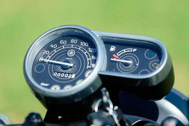  Yamaha PG-1 2024 có kích thước khá gọn gàng với thanh tay lái xe thẳng đứng, rộng, yên ngồi cao hợp lý, giúp lái xe thoải mái khi vận hành xe.