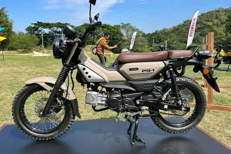 Xe máy Yamaha PG-1 2024 sở hữu kích thước dài x rộng x cao lần lượt là 1.980 x 805 x 1.050 (mm) và chiều dài cơ sở 1.280 mm. Chiều cao yên 795 mm và khoảng sáng gầm xe 190 mm. Trọng lượng xe ở mức 107 kg tính cả bình nhiên liệu dung tích 5,1 lít.
