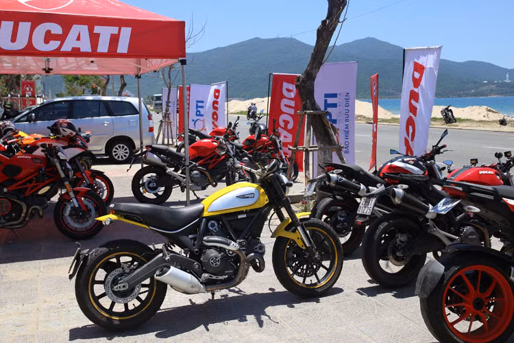 Chương trình lái thử các dòng xe Ducati tại Đà Nẵng sẽ tiếp tục diễn ra vào sáng ngày 30/6 - Lái thử Ducati Diavel 2015, Monster 821, Scrambler, Hyperstrada tại Đà Nẵng Golf Club.