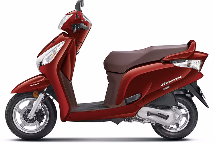 Động cơ của xe là loại xylanh đơn, 2 van, dung tích 109 cc, làm mát bằng gió, đi kèm với bộ chế hòa khí truyền thống, sản sinh công suất 8 mã lực tại tua máy 7.000 vòng/phút và mômen xoắn 9 Nm tại tua máy 5.500 vòng/phút. Phụ trách truyền sức mạnh này đến bánh sau là hộp số V-Matic và hệ truyền động curoa.