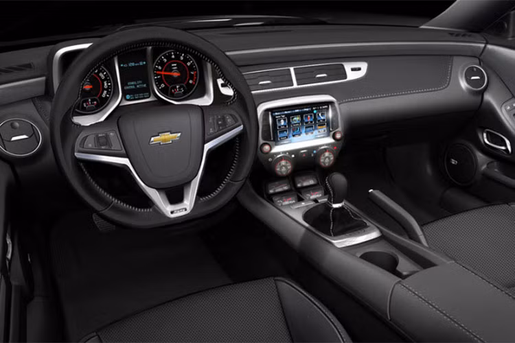 Hình ảnh nội thất bên tring của mẫu xe cơ bắp Mỹ này không được công bố tuy nhiên nhiều khả năng sẽ không thay đổi so với phiên bản 2019.