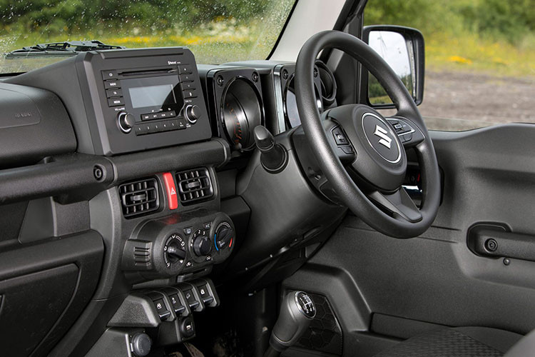 Suzuki Jimny ban 2 cho ngoi, tu 536 trieu dong tai Anh quoc-Hinh-3