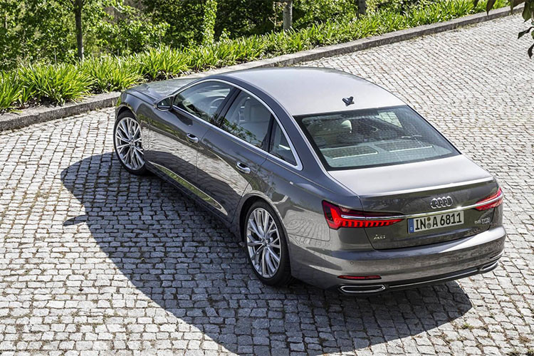 Ở phiên bản động cơ dầu, mẫu xe này sẽ sử dụng khối động cơ dầu V6 dung tích 3.0L TDI có công suất 282 mã lực, mô-men xoắn cực đại 620Nm, sức mạnh được truyền xuống bốn bánh - Quattro thông qua hộp số tự động 8 cấp Tiptronic.