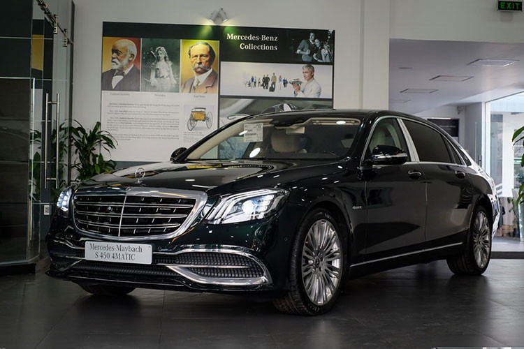 “Hey Mercedes” là câu lệnh đơn giản và quen thuộc giúp người dùng kích hoạt trợ lý ảo thông minh và điều khiển mọi hoạt động trên xe theo mong muốn. Về sức mạnh, Mercedes-Maybach S450 4Matic 2022 tại Việt Nam được trang bị động cơ tăng áp, dung tích 3.0 lít thế hệ mới với công nghệ EQ Boost tạo ra công suất tối đa 367 mã lực. 