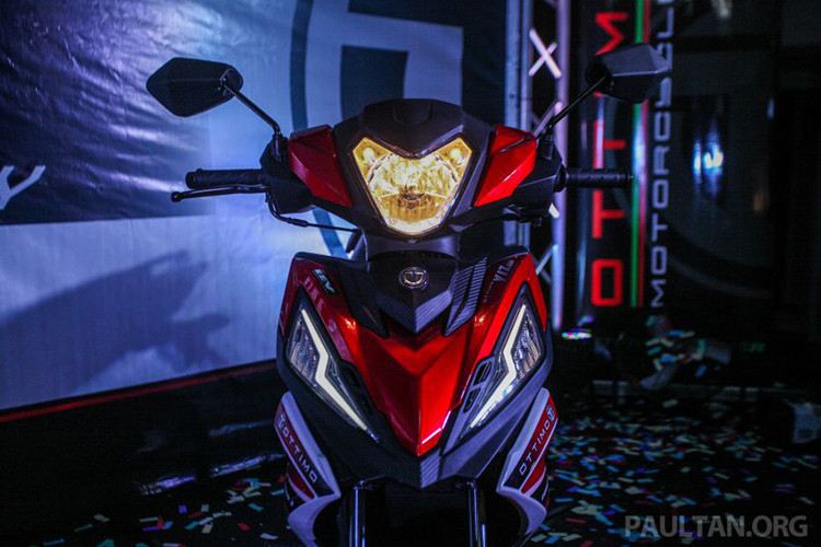 Ottimo Viz110 được trang bị đèn pha khá giống với Honda Winner 150. Các chi tiết khác như đèn định vị, xi nhan dùng công nghệ đèn LED.