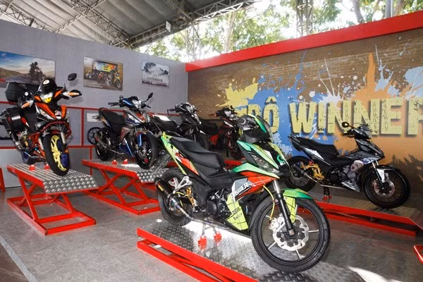 Top 20 cuộc thi độ xe có khu trưng bày riêng và đẹp mắt. Đây là kết quả của 6 tuần bình chọn trên website với 10 mẫu có lượt bình chọn cao nhất và 10 xe được lựa chọn bởi các vị giám khảo.