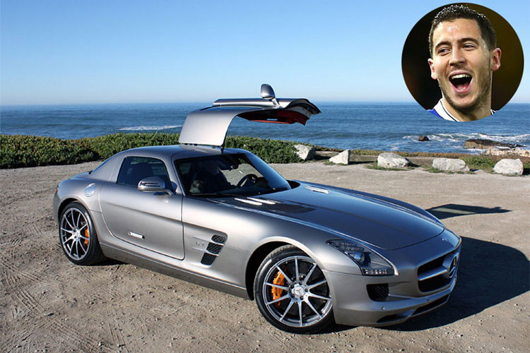 Đắt tiền nhất trong bộ sưu tập xe của Hazard là siêu xe Mercedes với giá trị khoảng 199.000 USD (khoảng 4,58 tỷ đồng). Cung cấp sức mạnh cho GT R là động cơ 4.0 V8 tăng áp kép cho công suất 577 mã lực và mô-men xoắn 700 Nm. Siêu xe có khả năng tăng tốc từ 0-100 km/h trong 3,6 giây trước khi đạt tốc độ tối đa 318 km/h.