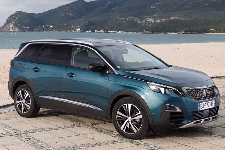 Trong một thông báo mới đây, nhà phân phối và lắp ráp xe ôtô Thaco đã xác nhận các showroom Peugeot của họ đã nhận giao dịch chiếc xe Peugeot 5008 mới thế hệ 2018 và dự kiến sẽ giao xe trong tháng 12/2017. Đây được xem là mẫu SUV thương hiệu của Pháp rất được ưa chuộng tại thị trường Châu Âu và mẫu xe này sẽ được lắp ráp tại Việt Nam.