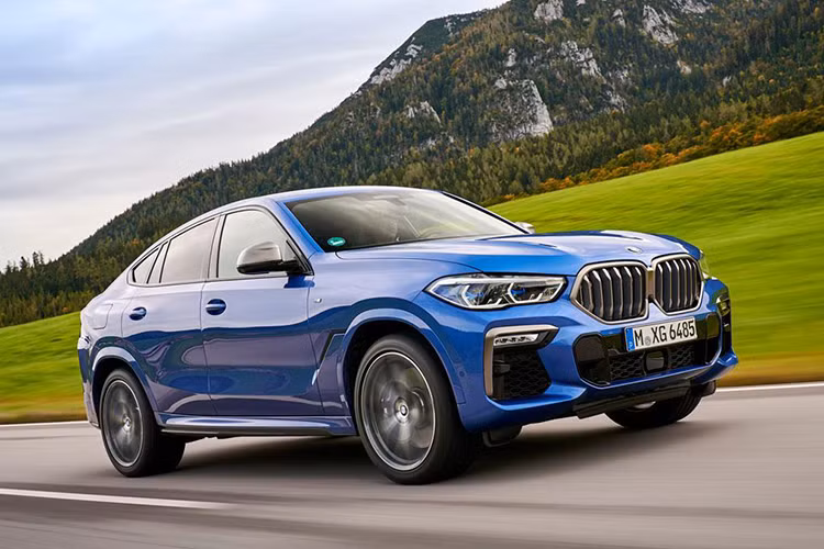 Theo thông tin từ đại lý BMW X6 2020 có giá dự kiến vào khoảng 4,6 tỷ đồng, cao hơn một chút so với đối thủ trực tiếp là Mercedes-Benz AMG 43 Coupe (4,559 tỷ đồng). Tuy nhiên, lợi thế lần này lại giành cho BMW khi dòng SUV GLE Coupe được Mercedes-Benz Việt Nam phân phối vẫn đang thuộc thế hệ cũ, chưa có kế hoạch nâng cấp.
