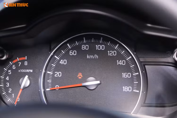 Trước thời điểm được bán ra chính thức trong năm 2018 này, Suzuki Celerio được nhiều chuyên gia nhận định sẽ khó tạo nên được điều kỳ diệu khi gặp phải sự cạnh tranh khốc liệt từ các hãng xe ôtô lớn khác. Nếu đem so sánh với các đối thủ trong nước hiện đang cạnh tranh với đủ các hình thức để lấy doanh số thì chắc chắn Celerio không có cửa.