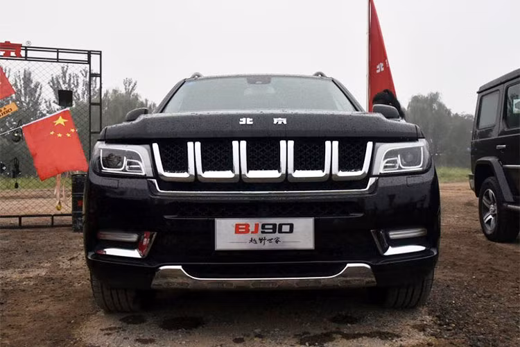 Tuy nhiên sự khác biệt là lần này Beijing Auto có thể sử dụng cái tên GLS dưới một thỏa thuận chuyển giao công nghệ với chính hãng Mercedes-Benz, chứ không phải mang tiếng đi nhái xe Mercedes GLS nữa.