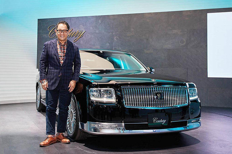 Toyota Century là dòng xe cao cấp nhất trong lịch sử Toyota, nó là mẫu xe "tiêu chuẩn" đại diện cho sự sang trọng và nét văn hóa truyền thống của Nhật Bản. Xe siêu sang Toyota Century với thiết kế đậm chất Rolls-Royce đã được bán tại thị trường Nhật Bản. Mẫu xe này thay thế phiên bản sedan cỡ lớn từng tồn tại suốt 21 năm qua.