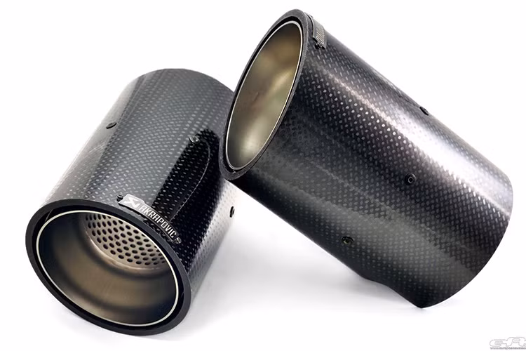 Các công ty xe lớn ở Nhật (Honda, Yamaha, Suzuki, Kawasaki) cũng phải đặt các hệ thống ống xả cho xe họ trong những phiên bản sản xuất xe đặc biệt.