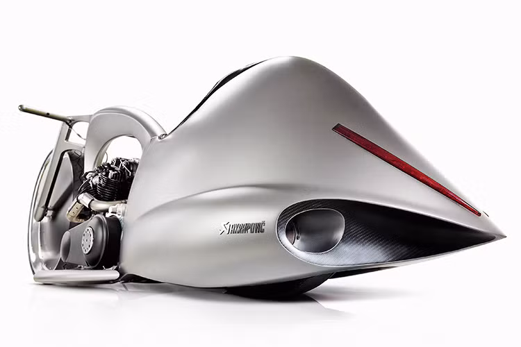 Tuy mới chỉ là phiên bản Concept và chưa có dự định trở thành một chiếc xe thương mại, nhưng Akrapovic Full Moon thực sự đã khẳng định hướng đi trong tương lai của hãng.