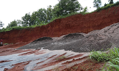 Phat hien them diem do chat thai cua Nha may Alumin trai phep o Dak Nong