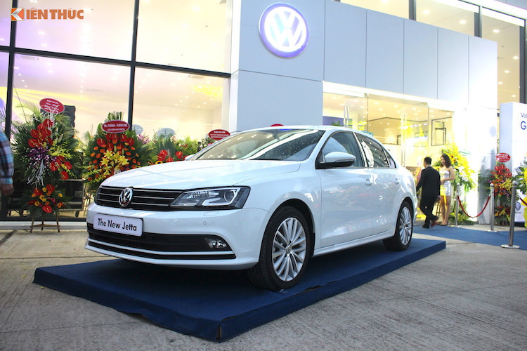 Mẫu xe sedan Volkswagen Jetta thuộc phân khúc sedan hạng C. Trong năm 2017 vừa qua, Jetta được vinh danh với giải thưởng (mẫu xe lý tưởng - 2017 Ideal Vehicle Award). Tại Việt Nam, Jetta được nhập khẩu nguyên chiếc và phân phối chính thức bởi Volkswagen Việt Nam.