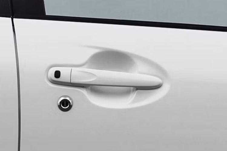 Nhờ đó, diện mạo mới của Toyota Avanza nâng cấp đã không còn lỗi thời như trước nhằm thu hút thêm khách hàng và tăng tính cạnh tranh hơn với các đối thủ như Mitsubishi Xpander vốn đang "làm mưa làm gió".