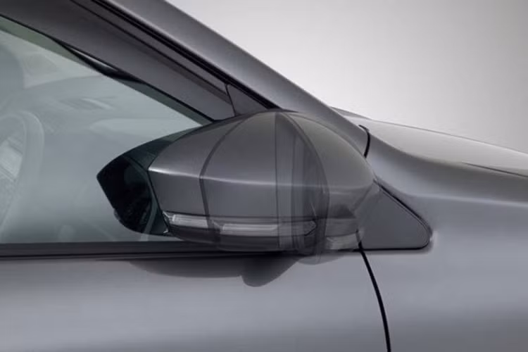 Căn cứ theo bảng thông số kỹ thuật xuất hiện trên trang chủ Toyota tại Malaysia, có thể thấy Toyota Avanza 2019 mới tại Malaysia được trang bị đèn pha bi-LED và mâm kích thước 17 inch làm trang bị tiêu chuẩn.