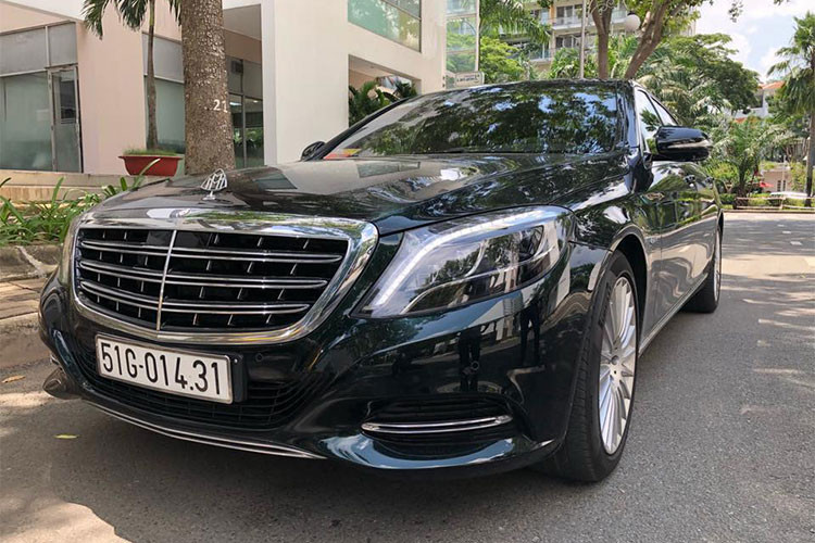 Trong dàn Mercedes-Maybach chính hãng tại Việt Nam, mẫu Mercedes-Maybach S400 4Matic được xem là phiên bản rẻ nhất của loạt xe sang mang thương hiệu Maybach khi chính thức được ra mắt vào hồi đầu năm 2017. Nó được xem như "át chủ bài" trong việc hoàn thành mục tiêu hay thậm chí vượt doanh số của hãng xe sang Đức tại Việt Nam.