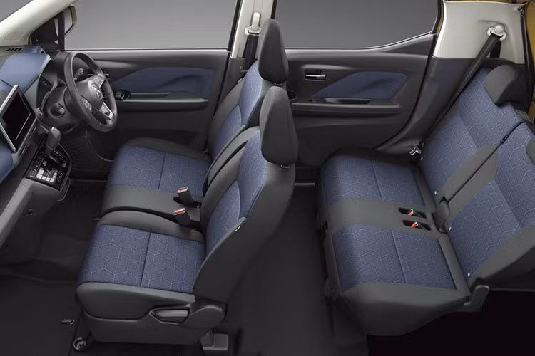 Được phát triển dựa trên cơ sở gầm bệ hoàn toàn mới do Mitsubishi và Nissan cùng nhau phát triển, eK X 2019 sử dụng động cơ xăng 3 xi-lanh, tăng áp, dung tích 0,66 lít theo quy định của xe kei car tại thị trường Nhật Bản.