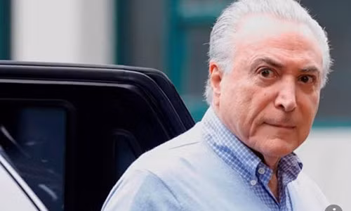 Tong thong Brazil bi cao buoc tham nhung, rua tien