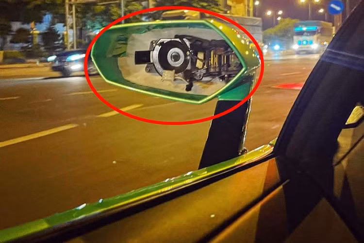 Lamborghini Aventador Roadster hon 37 ty bi 