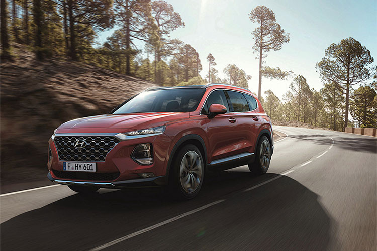 Phiên bản đặc biệt Inspiration của chiếc SUV bán chạy nhất trong 32 năm của Hyundai là một phiên bản nâng cấp của Santa Fe dành cho những khách hàng đang tìm kiếm một mẫu SUV cỡ trung vừa thể thao, vừa sang trọng. Đáng tiếc Hyundai Santa Fe Inspiration mới chỉ dành riêng cho thị trường nội địa Hàn Quốc.