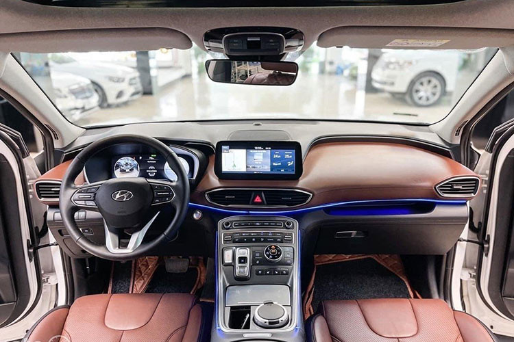 Hyundai SantaFe giam soc, khach Viet mua xe 