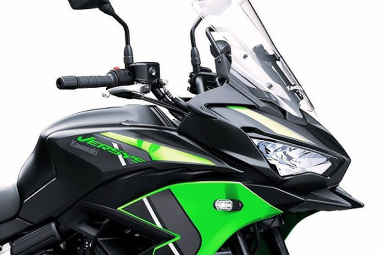 Ngoài việc cập nhật màu sắc mới thì dòng xe xe môtô Touring Sport cỡ trung nhà Kawasaki vừa được trình làng không có khác biệt đáng kể so với phiên bản được bán ra từ năm trước đó.