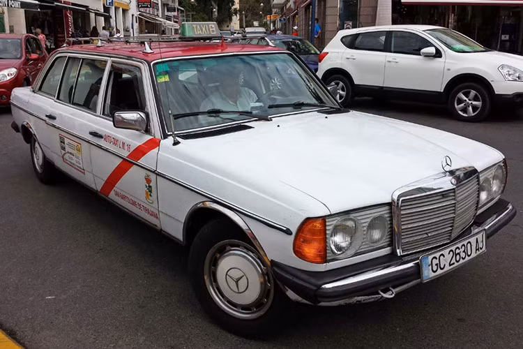 Theo trang chủ của tổ chức Guinness Thế giới, tổng quãng đường mà Irv Gordon đã đồng hành cùng chiếc P1800 là 4,89 triệu km, ghi nhận vào tháng 5/2014. Ông Irv Gordon qua đời vào tháng 11/2018. Khi ấy, số odo ghi nhận được trên chiếc Volvo P1800 của ông là 5,25 triệu km.