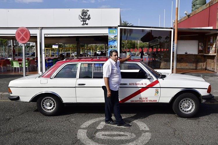 Tính tới thời điểm hiện tại, chiếc Volvo P1800 của ông Irv Gordon vẫn đang giữ kỷ lục thế giới về chiếc xe cá nhân có tổng hành trình dài nhất thế giới.