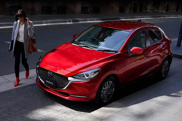 Rất có thể Mazda2 mới sẽ được trưng bày trong triển lãm Thai Motor Expo 2019 khai mạc vào cuối tháng sau. Trước đó, vào hồi tháng 7/2019, Mazda2 nâng cấp đã trình làng ở thị trường quê nhà Nhật Bản dưới cái tên riêng Demio. Đây là phiên bản nâng cấp giữa vòng đời sau 5 năm Mazda2 thế hệ hiện tại trình làng.