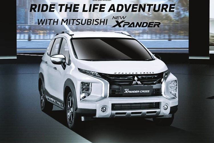 Mitsubishi đã mang cặp đôi Xpander và Xpander phiên bản mới đến trưng bày tại triển lãm Ô tô Quốc tế Gaikindo Indonesia (GIIAS) 2021. Cũng trong sự kiện này, hãng Mitsubishi đã công bố giá bán chính thức của Mitsubishi Xpander và Xpander Cross 2022 ở thị trường Indonesia.