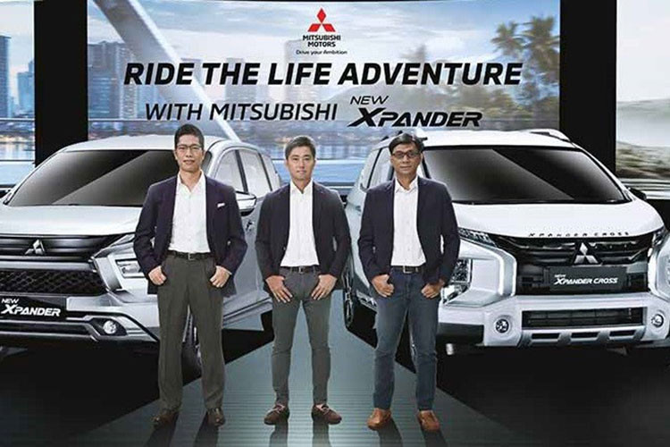 Nằm bên dưới nắp ca-pô của Mitsubishi Xpander Cross 2022 tại thị trường Indonesia là khối động cơ xăng 4 xi-lanh, dung tích 1.5L như cũ, tạo ra công suất tối đa 105 mã lực và mô-men xoắn cực đại 141 Nm. Tuy nhiên, động cơ giờ đây lại kết hợp với hộp số biến thiên vô cấp CVT thay cho loại tự động 4 cấp cũ. Ngoài ra, hộp số sàn 5 cấp cũ vẫn được giữ lại trên Mitsubishi Xpander Cross 2022. 