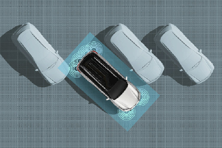 Đáng tiếc là hãng Toyota chỉ lên kế hoạch sản xuất đúng 1.000 chiếc Fortuner Commander 2022 dành cho thị trường Thái Lan. Khi mua xe, khách hàng Thái Lan có thể chọn màu sơn đỏ - nóc đen, trắng - nóc đen hoặc đen.