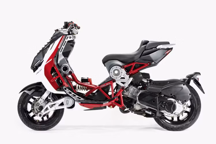 Có thể thấy, điểm nổi bật nhất của Itajet Dragster sẽ là bộ khung sườn tuyệt đẹp theo dạng mắt cáo. Đây là bộ khung sườn có thể nói là độc nhất được làm lộ ra ngoài như những mẫu xe môtô phân khối lớn Ducati Monster cho vẻ khỏe khoắn và đầy hấp dẫn.